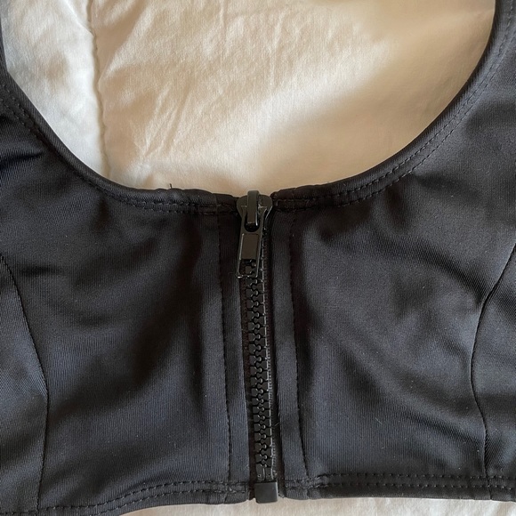 Coulbourne Bond Bikini Top - Picture 5 of 6